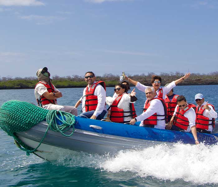 Uncropped-Galapagos-raft